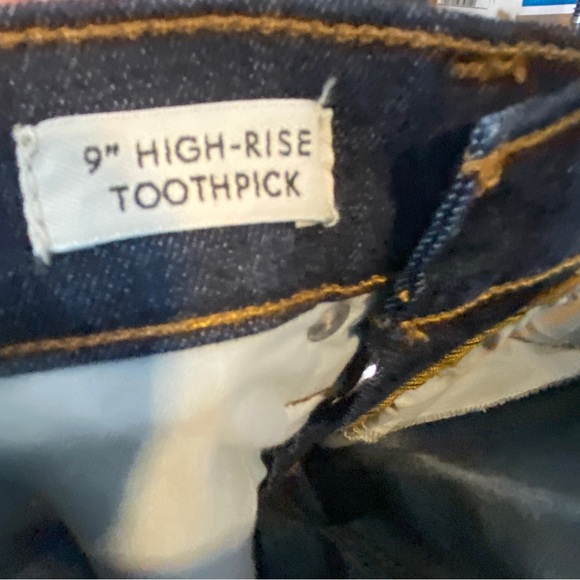 J. Crew 9" Mid-Rise Toothpick Jean Classic Rinse Wash Item H2876 Size 26 - Picture 8 of 13